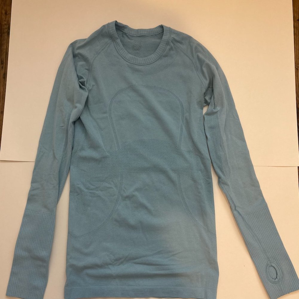 Long sleeve LULULEMON shirt